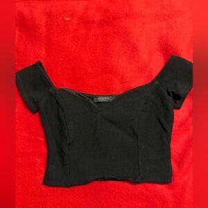 Solemio Elegant Black Off-Shoulder Crop Top
